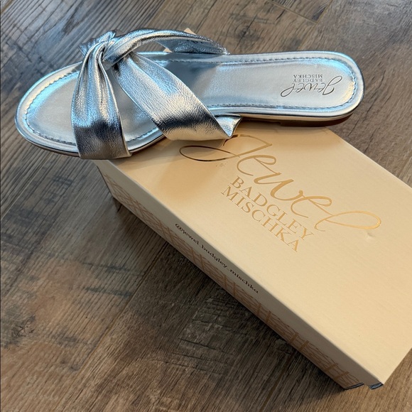 Badgley Mischka Shoes - 🆕 Badgley Mischka Nichole Sillea Silver Knot Slide Sandals